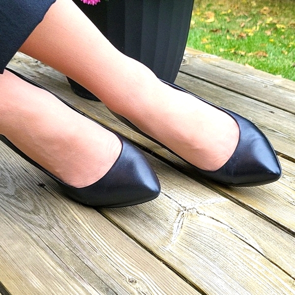 Steve Madden Leather Stilettos! Plain Black, Point Toe, 8.5 - Picture 11 of 13